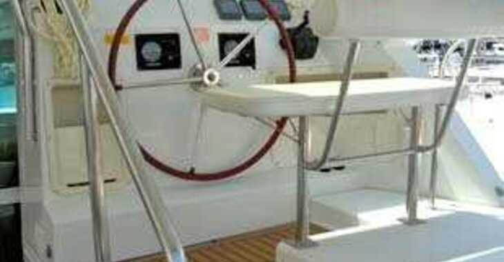 Rent a catamaran in Volos - Lagoon 420