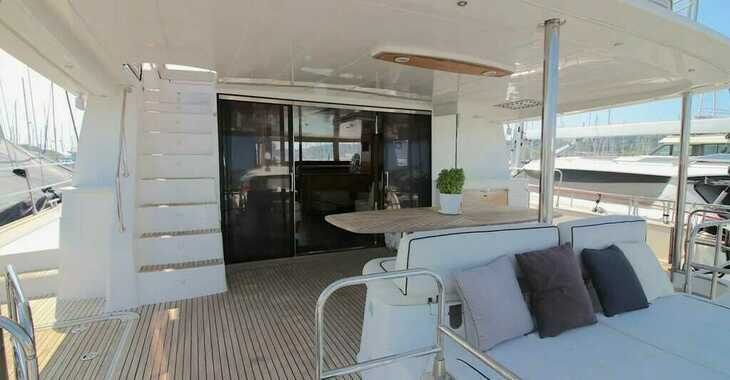 Rent a power catamaran  in Marina Gouvia - Fountaine Pajot Queensland 55