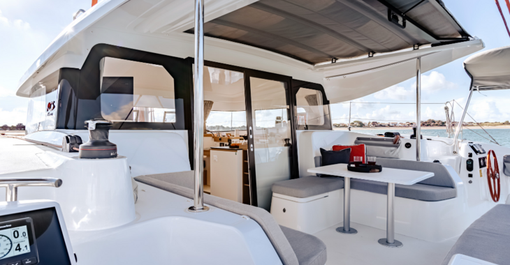Rent a catamaran in Lefkas Marina - Excess 11 - 4 cab.
