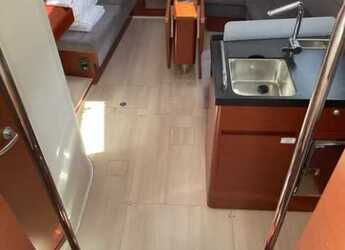 Rent a sailboat in D-Marin Marina Lefkas - Hanse 388