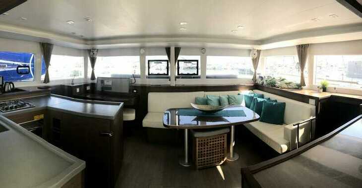 Rent a catamaran in Lefkas Marina - Lagoon 450 - 4 + 2 cab.
