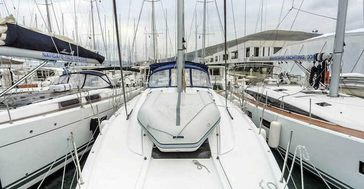 Rent a sailboat in Naviera Balear - Jeanneau 54 - 4 + 1 cab.