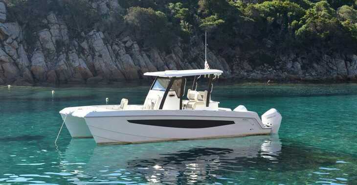 Rent a motorboat in Cagliari port (Karalis) - Aquila 28