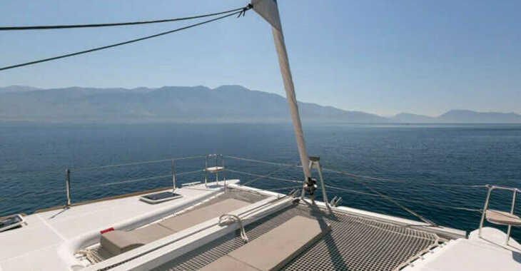 Rent a catamaran in Marina Paleros - Lagoon 400 S2