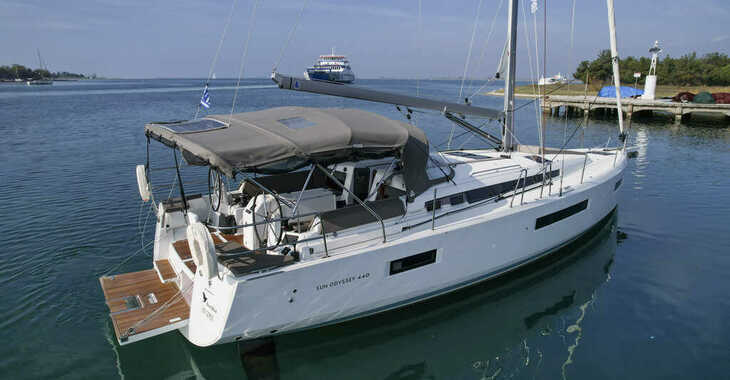 Rent a sailboat in Kavala - Marina Perigialiou - Sun Odyssey 440