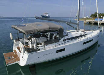 Rent a sailboat in Kavala - Marina Perigialiou - Sun Odyssey 440