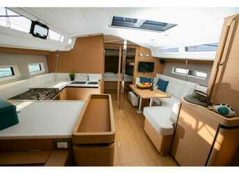 Rent a sailboat in Kavala - Marina Perigialiou - Sun Odyssey 440