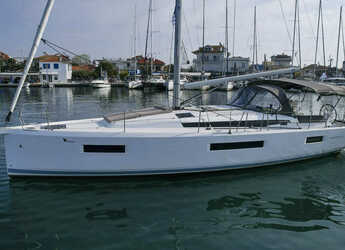 Rent a sailboat in Kavala - Marina Perigialiou - Sun Odyssey 440