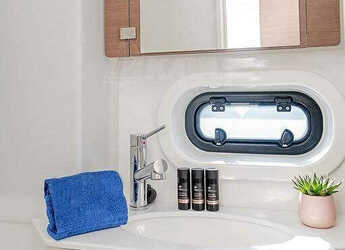 Rent a catamaran in Kavala - Marina Perigialiou - Bali 4.2