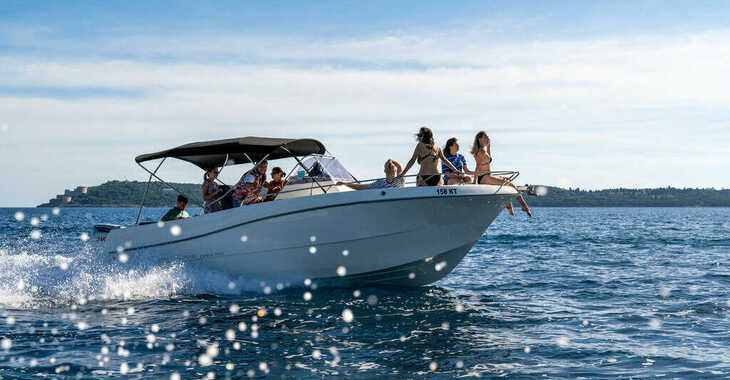Chartern Sie motorboot in Marina Kotor - Atlantic 750 Open