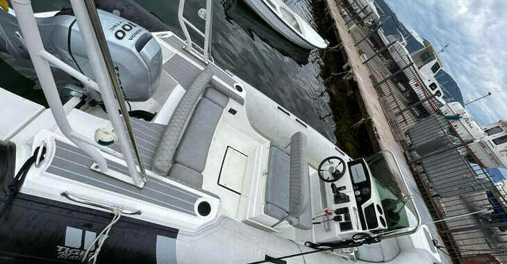Rent a motorboat in Porto Montenegro - Tiger Topline 600
