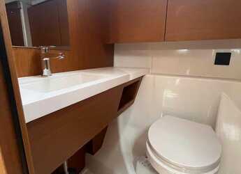 Alquilar velero en Lavrion Marina - First 44