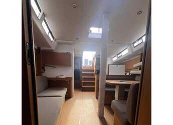 Alquilar velero en Lavrion Marina - First 44