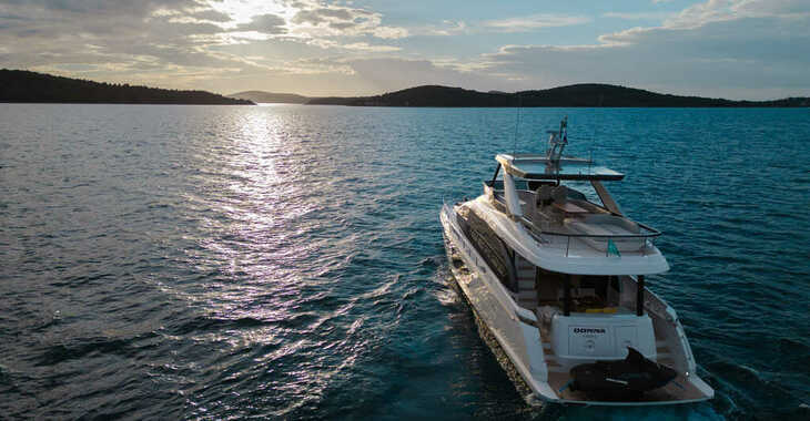 Chartern Sie yacht in Marina Mandalina - Azimut 68 Fly