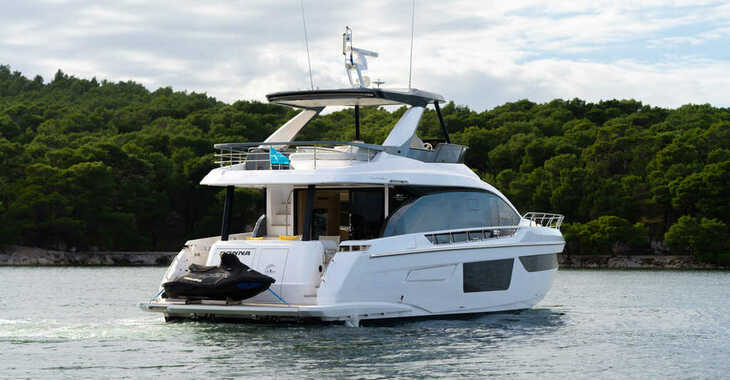 Rent a yacht in Marina Mandalina - Azimut 68 Fly