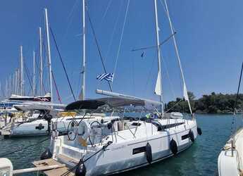 Rent a sailboat in Marina Gouvia - Oceanis 40.1