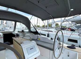 Rent a sailboat in Alimos Marina - Bavaria C42