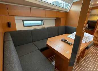 Rent a sailboat in Alimos Marina - Bavaria C42