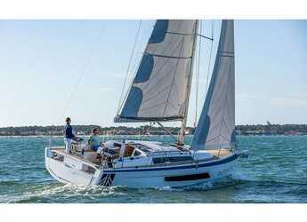 Rent a sailboat in Porto Capo d'Orlando Marina - Dufour 37