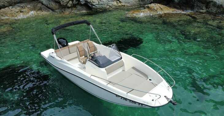 Rent a motorboat in Port Roses - Quicksilver