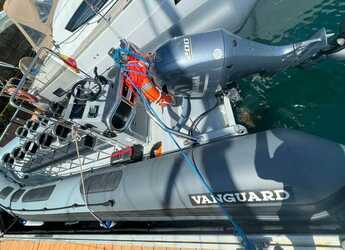 Rent a motorboat in Vigo  - Vanguard DR-760