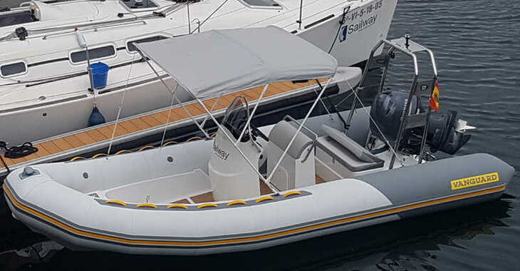 Rent a motorboat in Vigo  - Vanguard DR-560