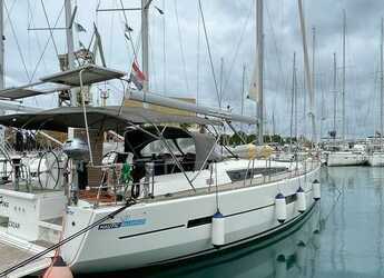 Chartern Sie segelboot in Marina di Salivoli - Dufour 520 Grand Large