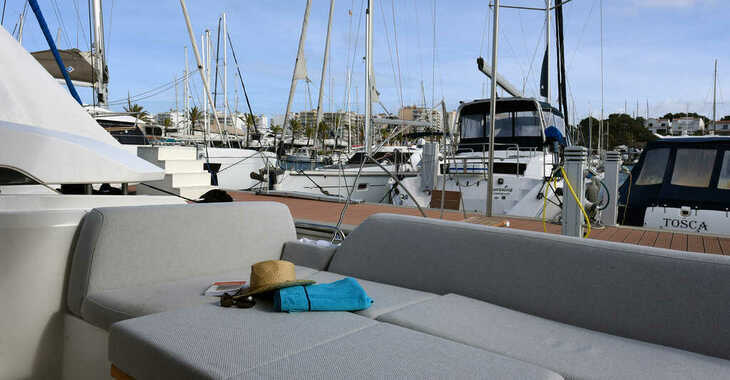 Chartern Sie yacht in El Arenal - Prestige 420 New