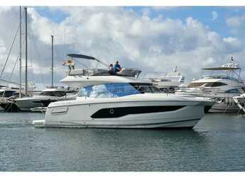 Rent a yacht in El Arenal - Prestige 420 New