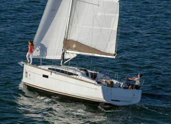 Chartern Sie segelboot in Marina di Portorosa - Sun Odyssey 349