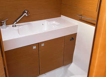 Rent a sailboat in Porto Capo d'Orlando Marina - Sun Odyssey 479