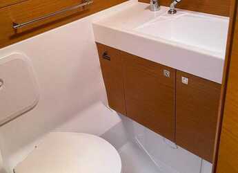 Rent a sailboat in Porto Capo d'Orlando Marina - Sun Odyssey 479