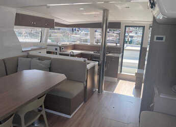 Rent a catamaran in Porto Capo d'Orlando Marina - Bali 4.4