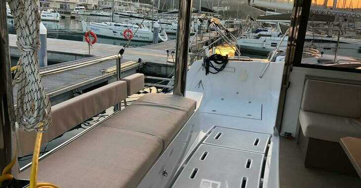 Rent a catamaran in Porto Capo d'Orlando Marina - Bali 4.8 Terra