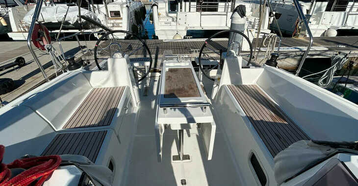 Rent a sailboat in Porto Capo d'Orlando Marina - Oceanis 35.1