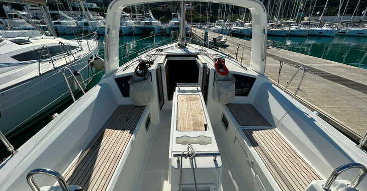 Rent a sailboat in Porto Capo d'Orlando Marina - Oceanis 35.1