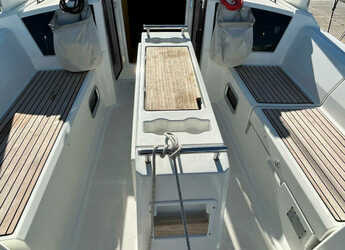 Rent a sailboat in Porto Capo d'Orlando Marina - Oceanis 35.1