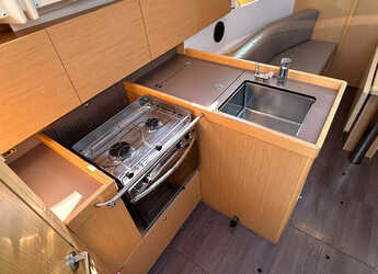 Rent a sailboat in Porto Capo d'Orlando Marina - Oceanis 35.1