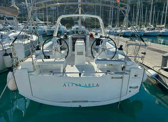 Rent a sailboat in Porto Capo d'Orlando Marina - Oceanis 35.1