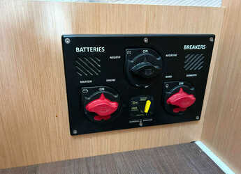 Rent a sailboat in Porto Capo d'Orlando Marina - Oceanis 35.1