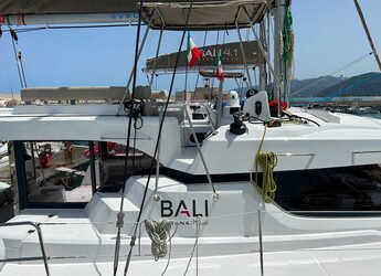 Rent a catamaran in Porto Capo d'Orlando Marina - Bali Catspace