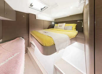 Rent a catamaran in Porto Capo d'Orlando Marina - Bali Catspace