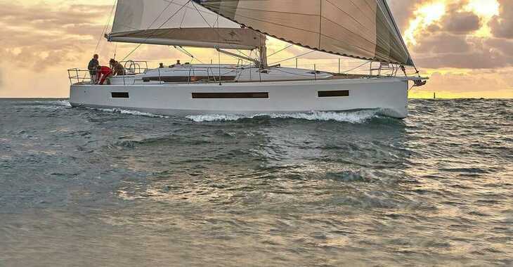 Rent a sailboat in Puerto Deportivo Radazul - Sun Odyssey 490