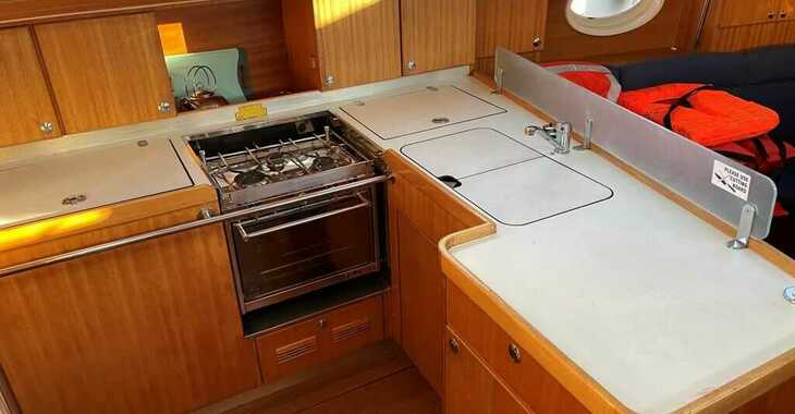 Rent a sailboat in Veruda Marina - Elan 434 Impression