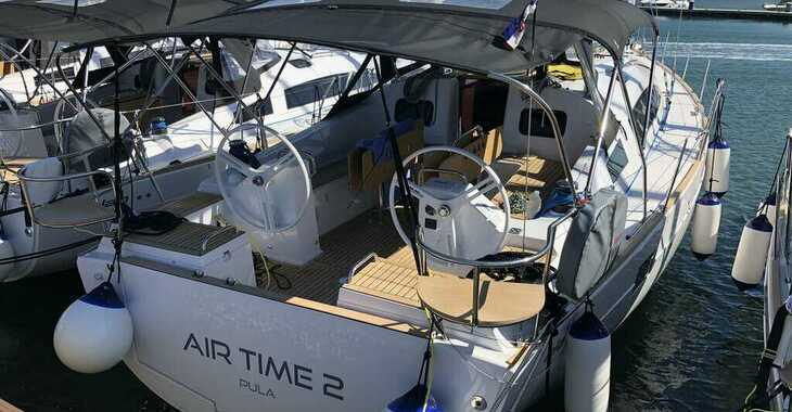 Rent a sailboat in Veruda - Elan Impression 45.1