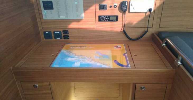 Chartern Sie segelboot in Marina Kremik - Elan Impression 45.1