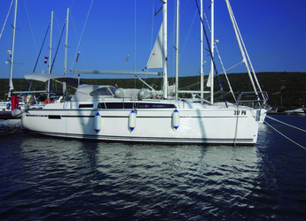 Rent a sailboat in Punat - Bavaria Cruiser 33