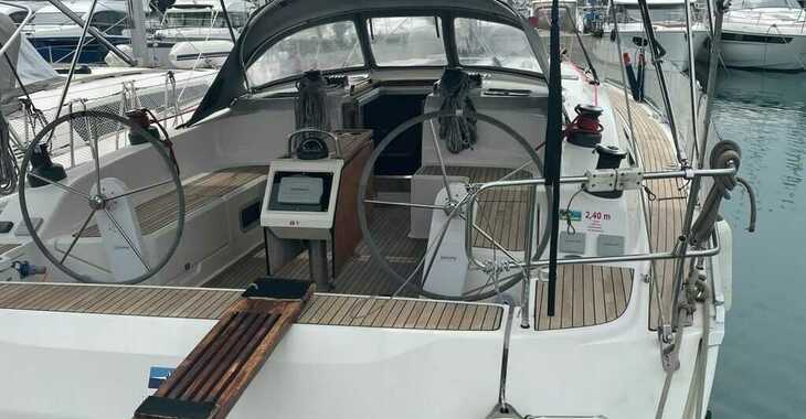 Rent a sailboat in Veruda - Bavaria Cruiser 51