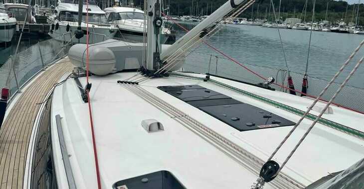 Rent a sailboat in Veruda - Bavaria Cruiser 51