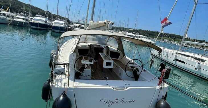 Rent a sailboat in Veruda Marina - Dufour 430 GL